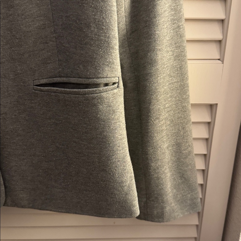 Forever 21 Gray Soft Suit Jacket EUC Size Medium - Picture 3 of 4